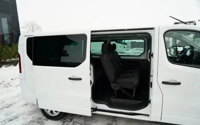 RENAULT TRAFIC III / BUS / 9 MIEJSC / PIERWSZY WŁAŚCICIEL / POLSKI SALON / 2022 ROK / 