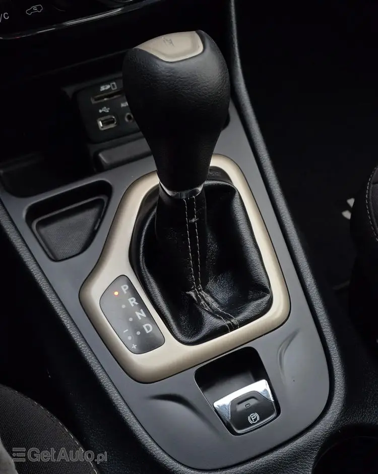 JEEP Cherokee 3.2 V6 Pentastar Active Drive I Automatik Limited