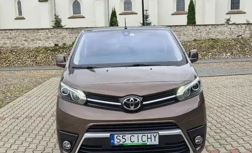 TOYOTA Proace 