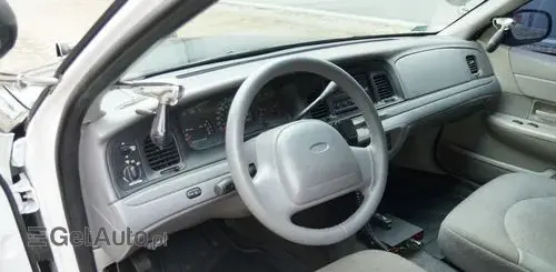 FORD Crown Victoria 