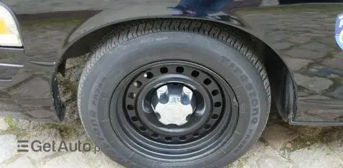 FORD Crown Victoria 