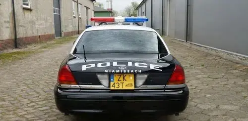 FORD Crown Victoria 