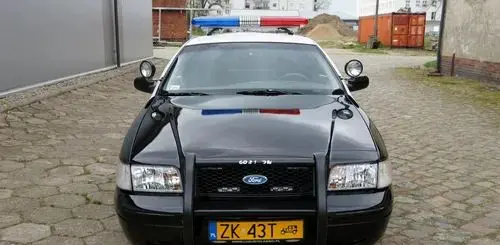 FORD Crown Victoria 