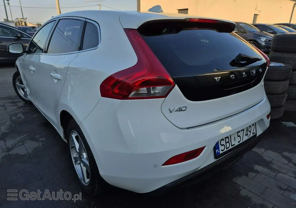 VOLVO V40 D2 Summum