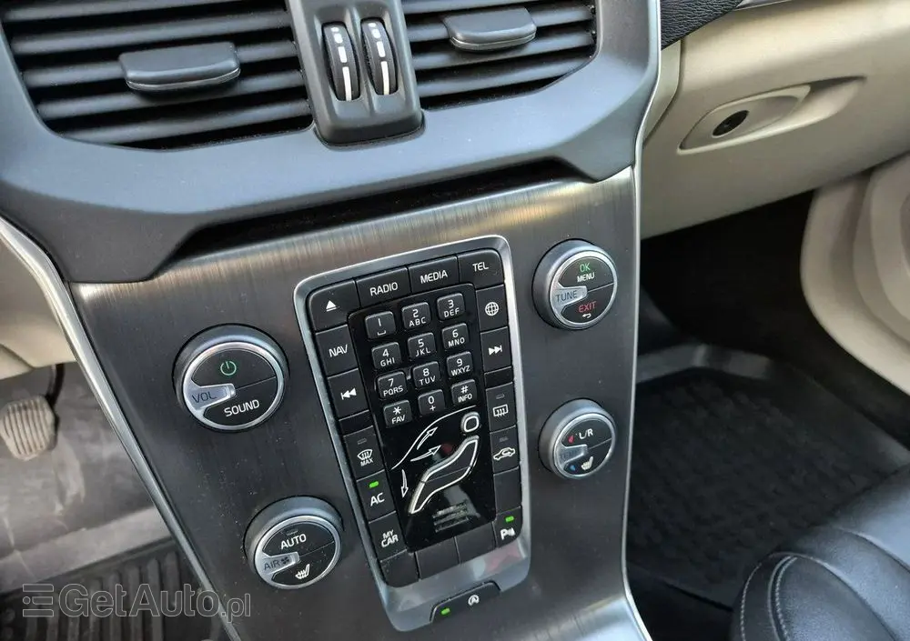 VOLVO V40 D2 Summum