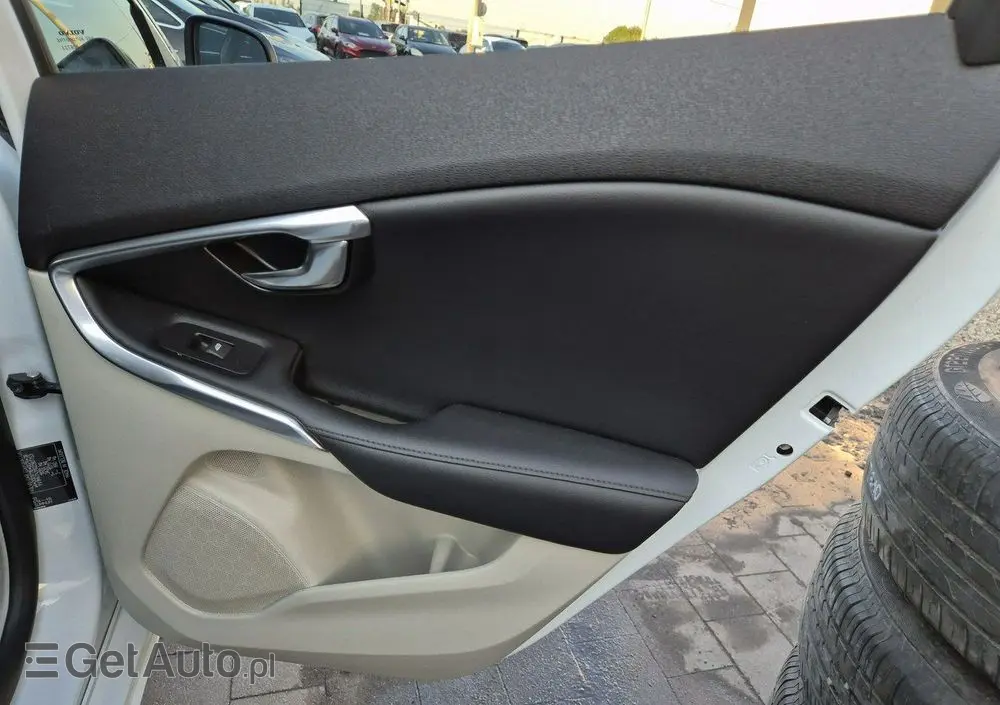 VOLVO V40 D2 Summum
