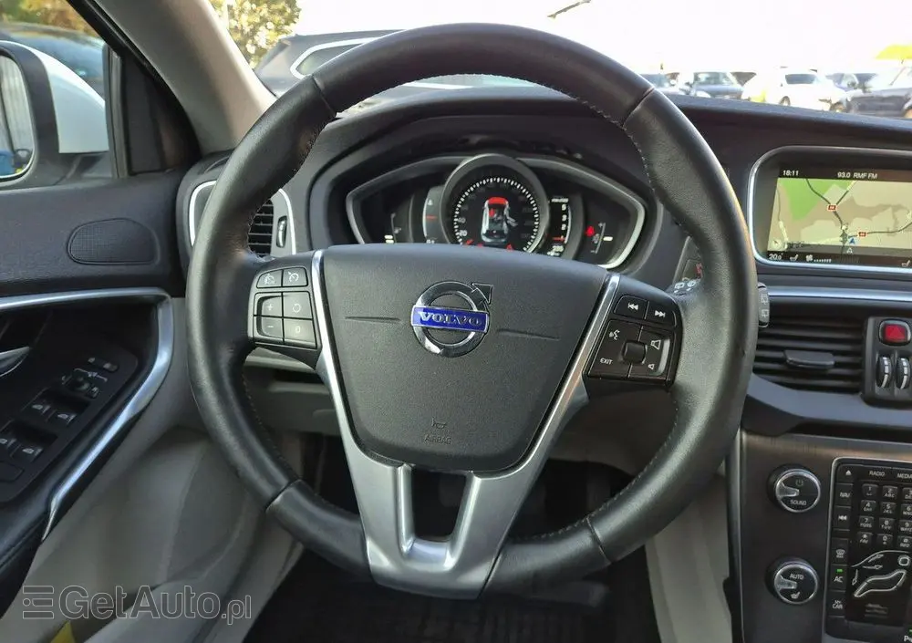 VOLVO V40 D2 Summum
