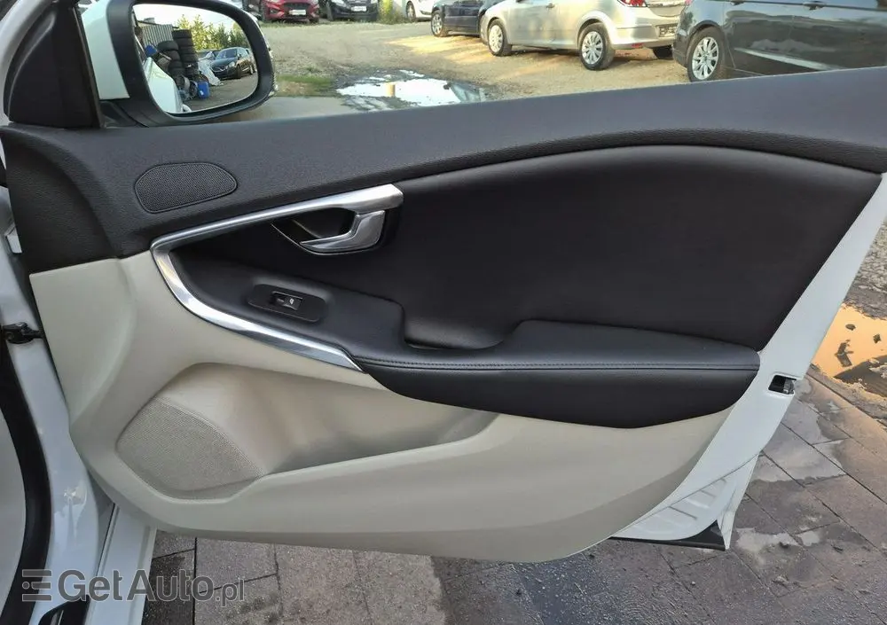 VOLVO V40 D2 Summum