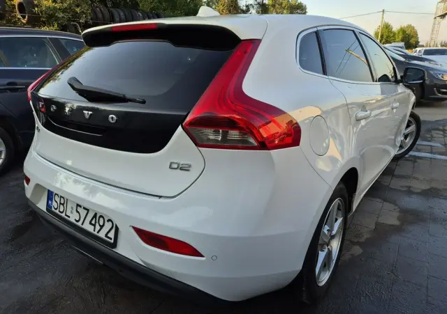 VOLVO V40 D2 Summum