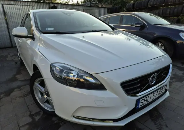 VOLVO V40 D2 Summum
