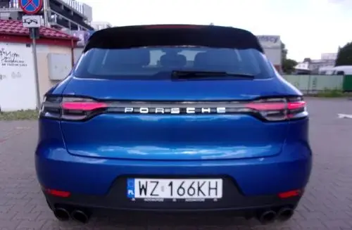 PORSCHE Macan 