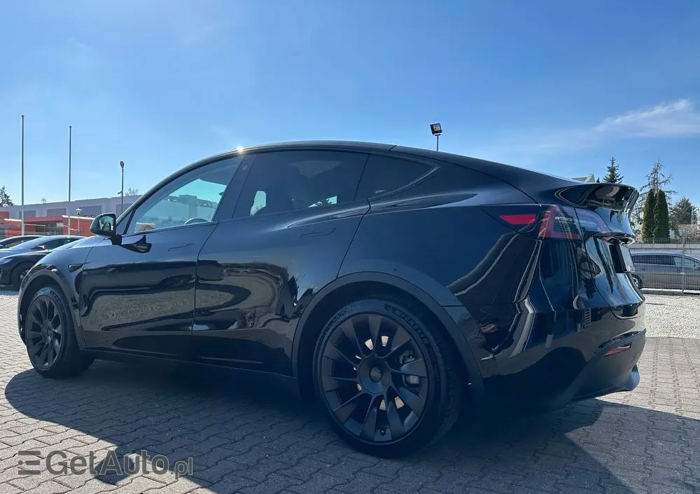 TESLA Model Y RWD