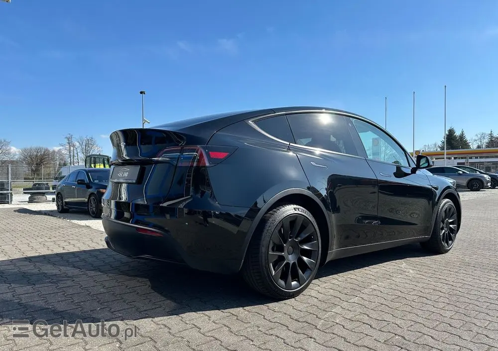 TESLA Model Y RWD
