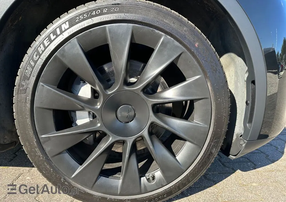 TESLA Model Y RWD