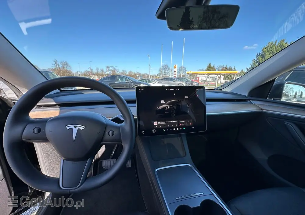 TESLA Model Y RWD