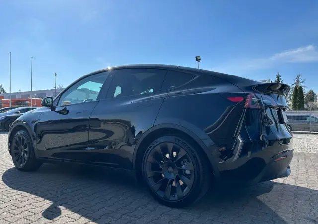 TESLA Model Y RWD