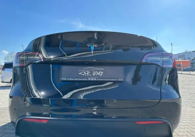 TESLA Model Y RWD