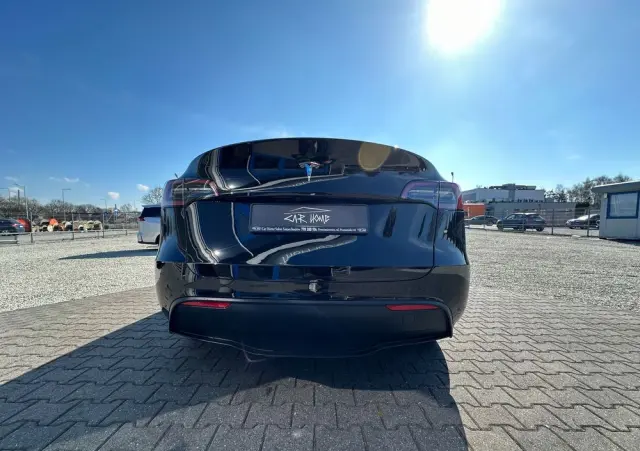 TESLA Model Y RWD
