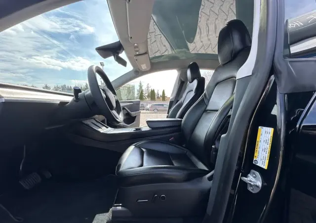 TESLA Model Y RWD
