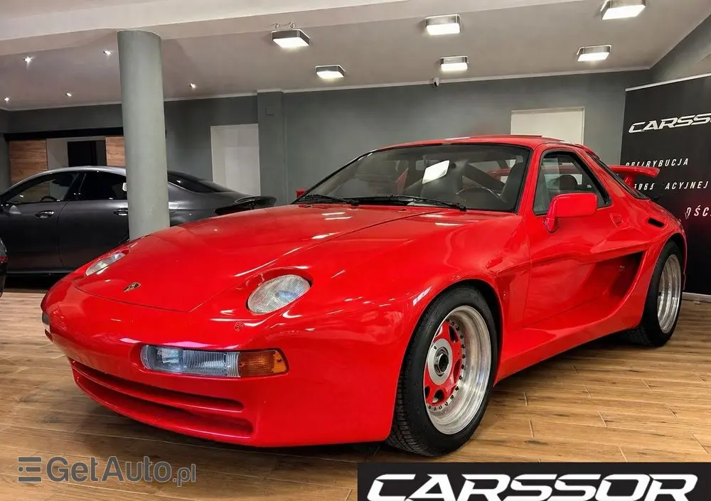 PORSCHE 928 