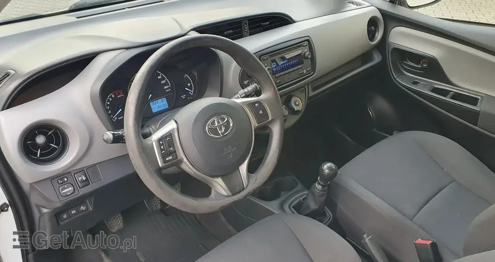 TOYOTA Yaris 1.5 Active