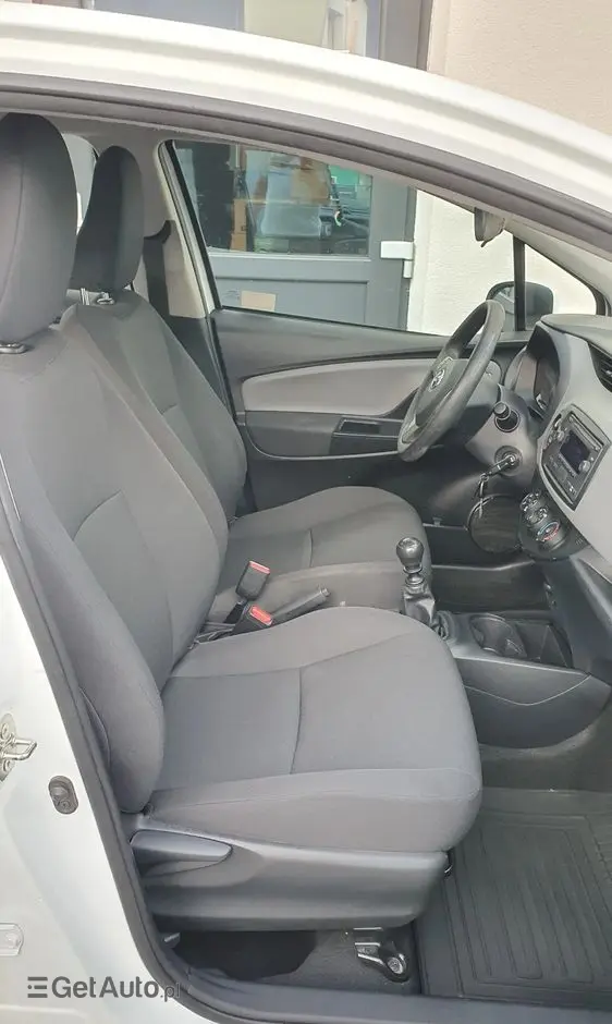 TOYOTA Yaris 1.5 Active