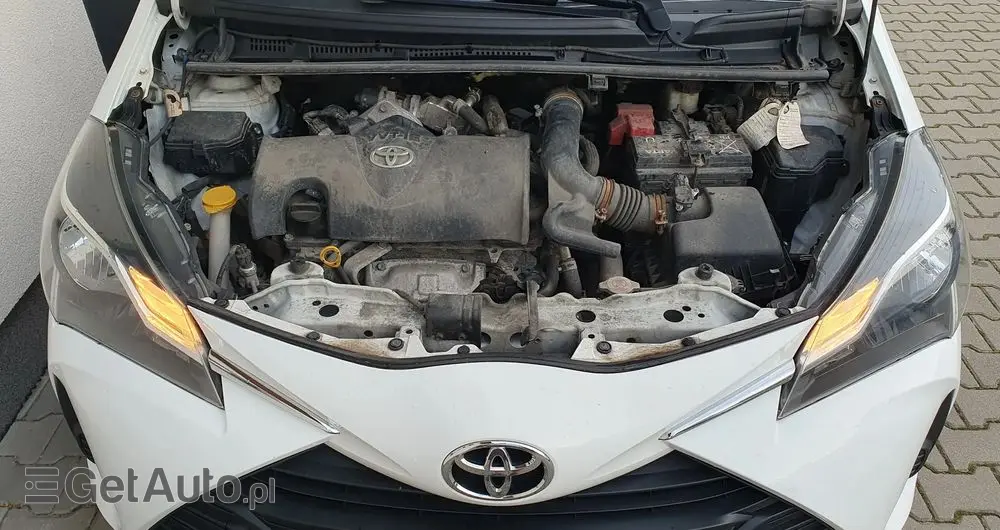 TOYOTA Yaris 1.5 Active