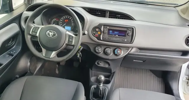 TOYOTA Yaris 1.5 Active