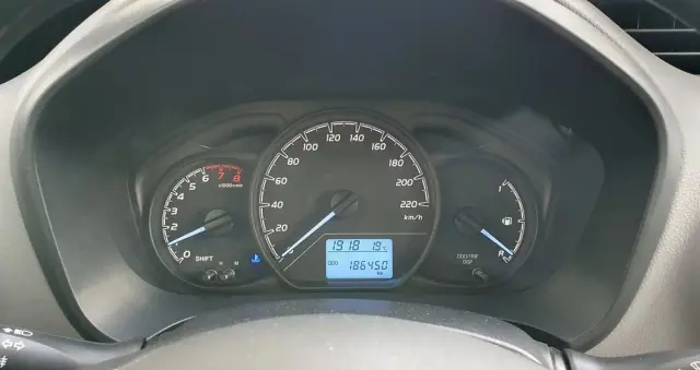 TOYOTA Yaris 1.5 Active