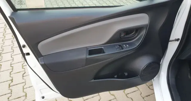 TOYOTA Yaris 1.5 Active