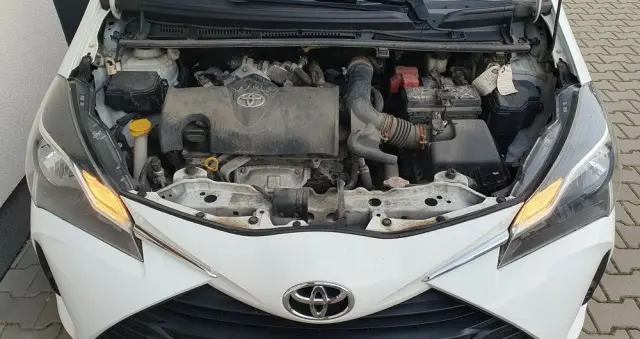 TOYOTA Yaris 1.5 Active