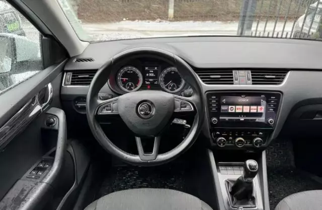 SKODA Octavia 