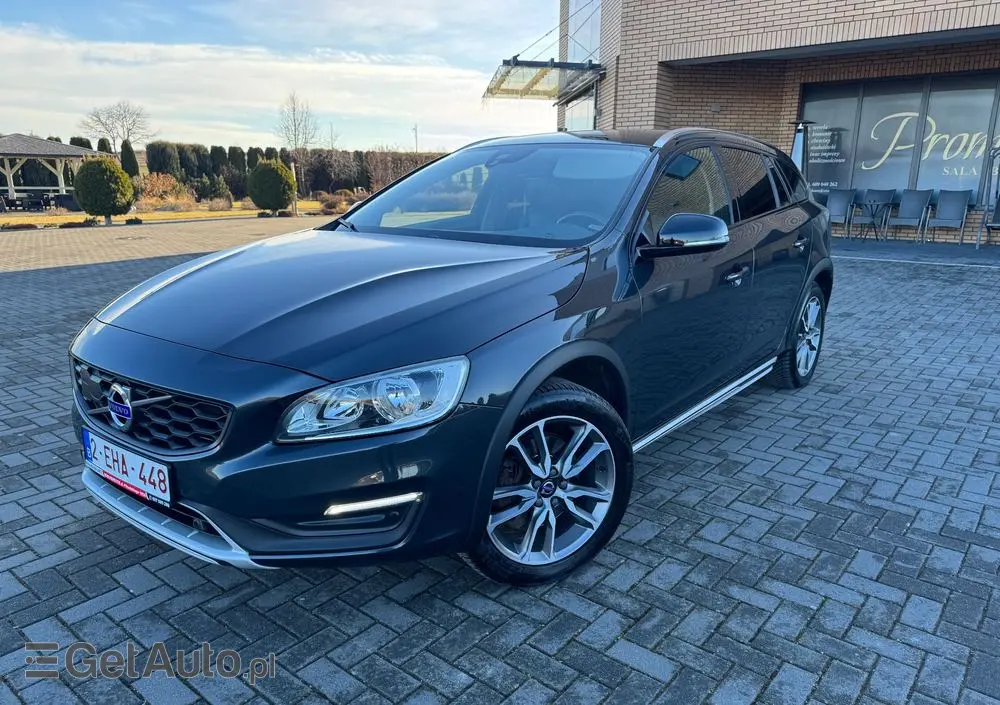 VOLVO V60 Cross Country D3 Momentum