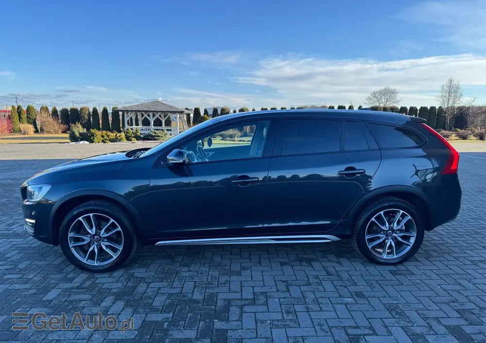 VOLVO V60 Cross Country D3 Momentum