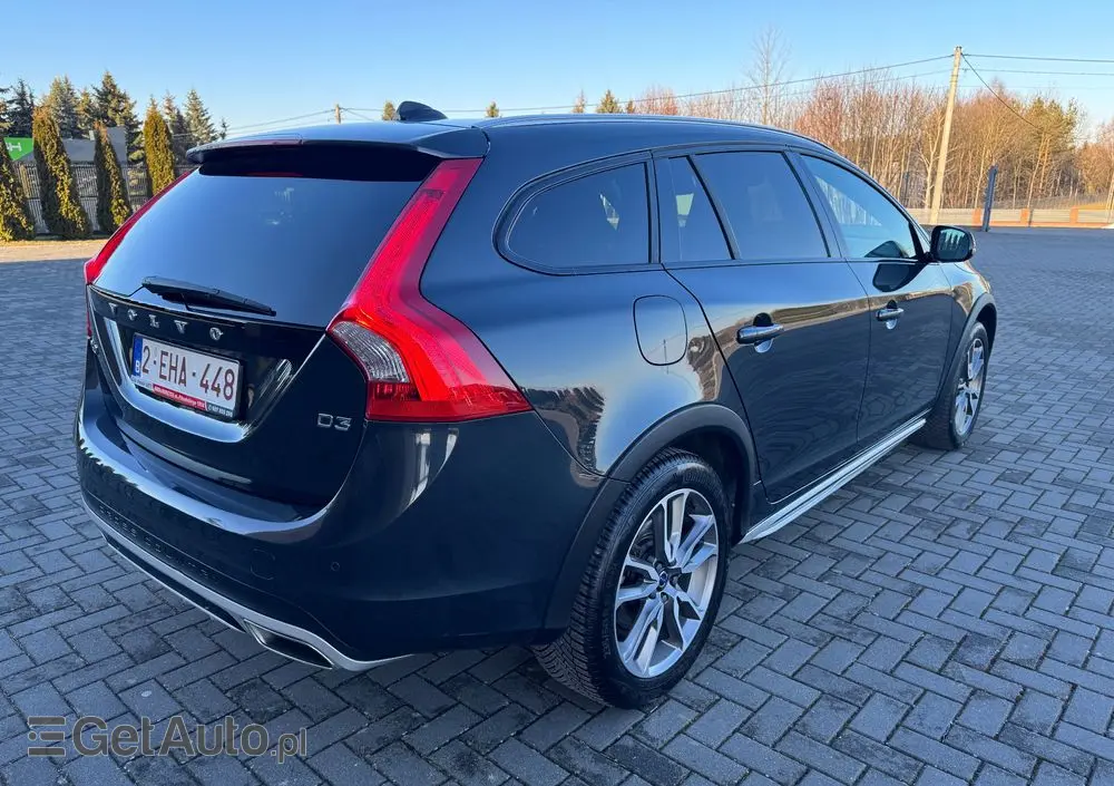 VOLVO V60 Cross Country D3 Momentum