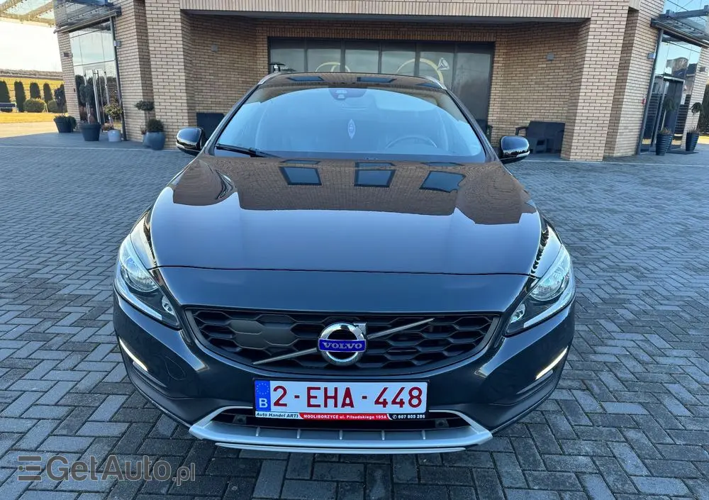 VOLVO V60 Cross Country D3 Momentum