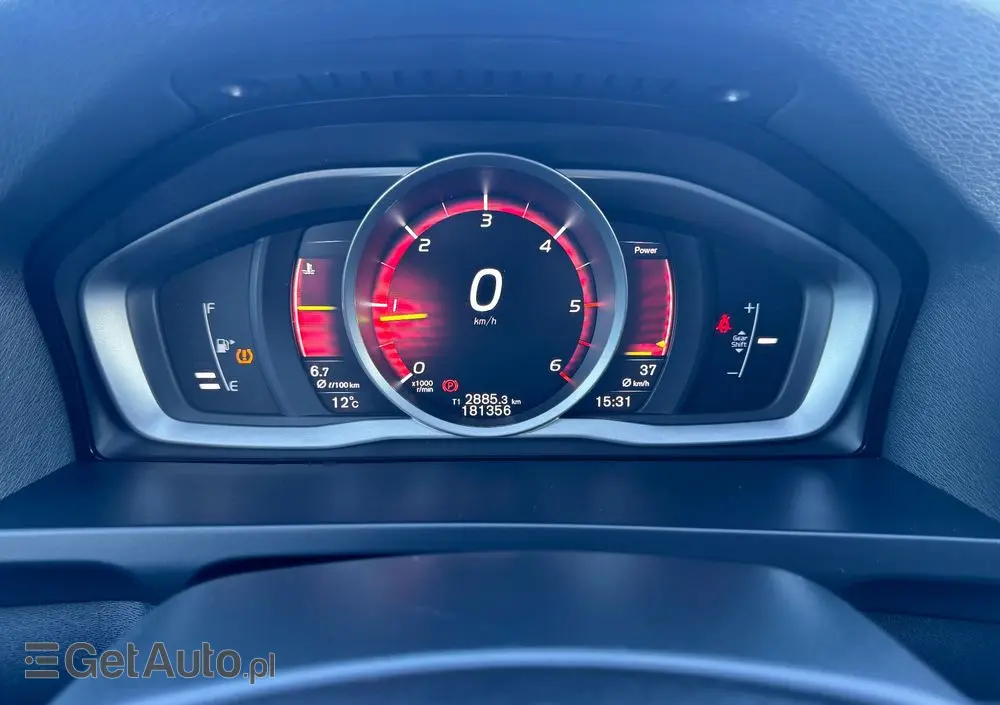 VOLVO V60 Cross Country D3 Momentum