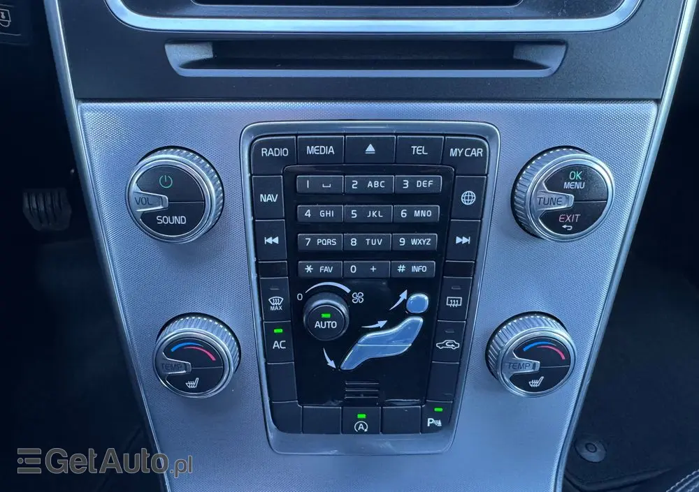 VOLVO V60 Cross Country D3 Momentum