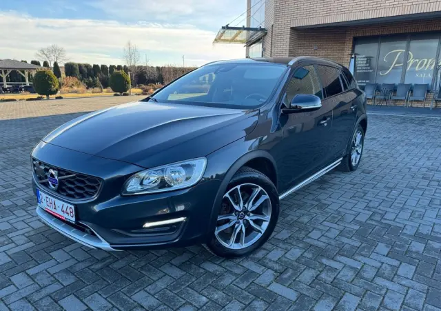 VOLVO V60 Cross Country D3 Momentum