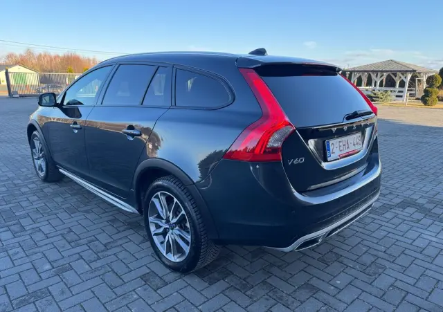 VOLVO V60 Cross Country D3 Momentum