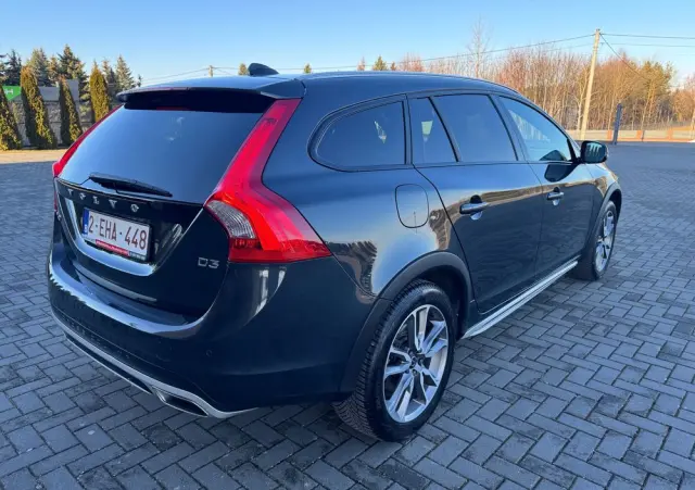 VOLVO V60 Cross Country D3 Momentum