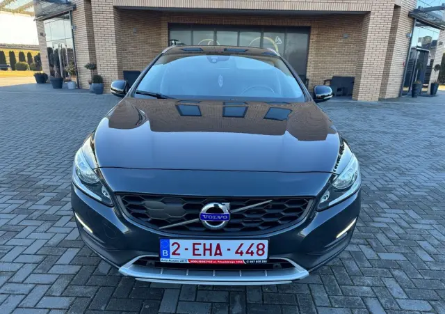 VOLVO V60 Cross Country D3 Momentum
