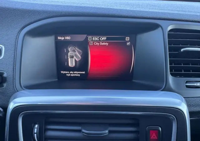 VOLVO V60 Cross Country D3 Momentum