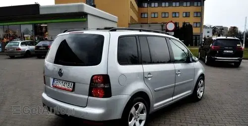 VOLKSWAGEN Touran 