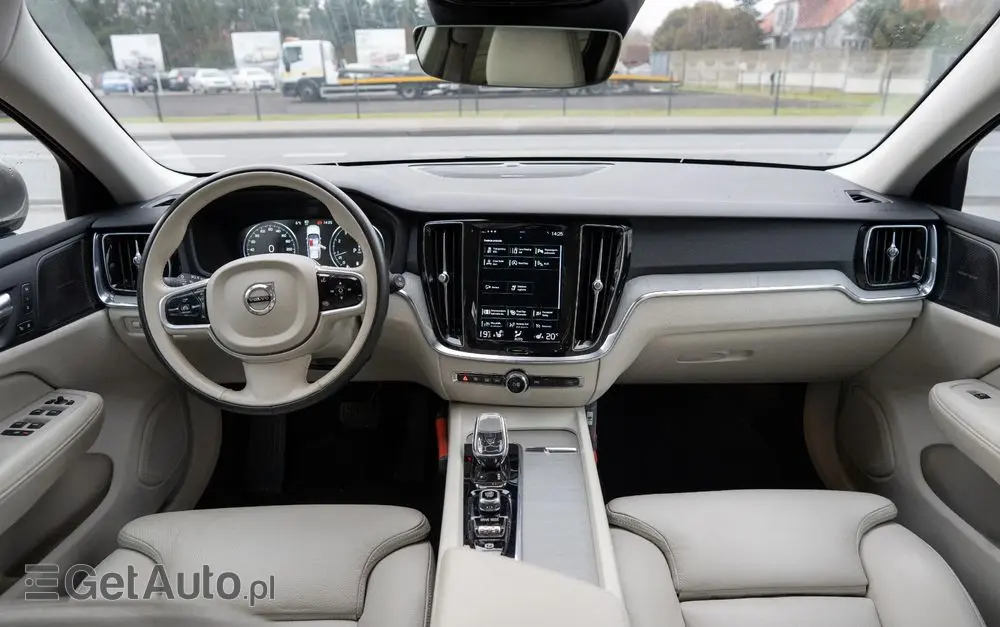 VOLVO V60 B4 B Geartronic Inscription
