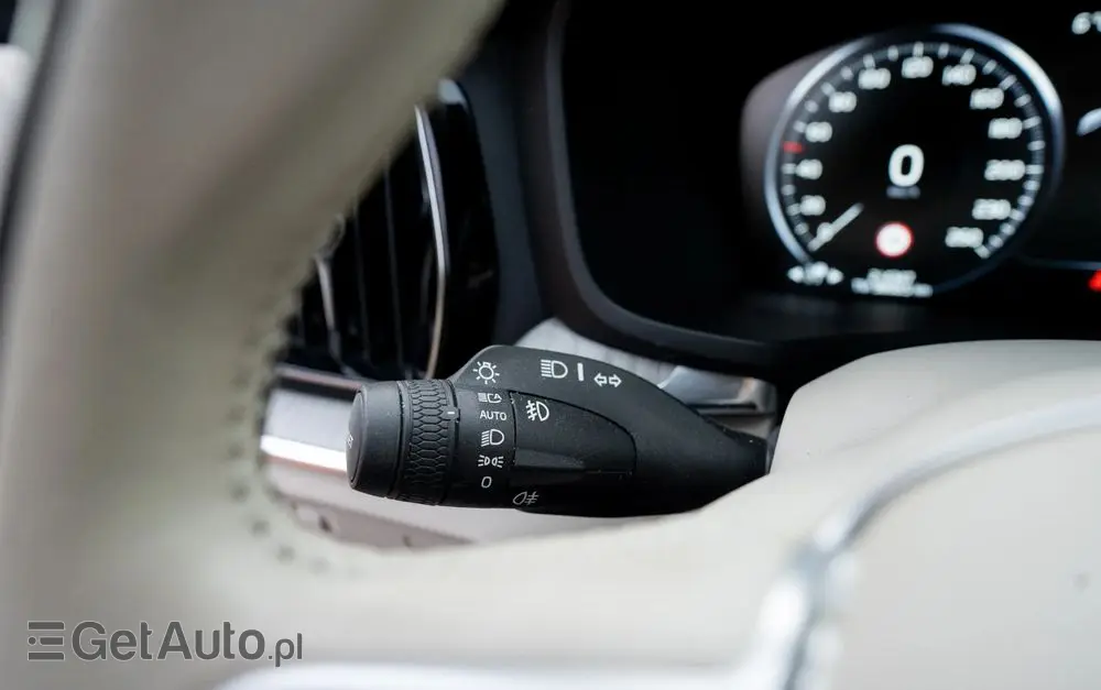 VOLVO V60 B4 B Geartronic Inscription