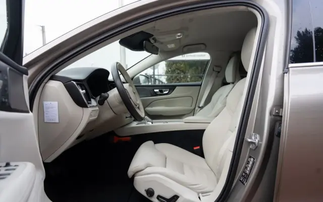 VOLVO V60 B4 B Geartronic Inscription