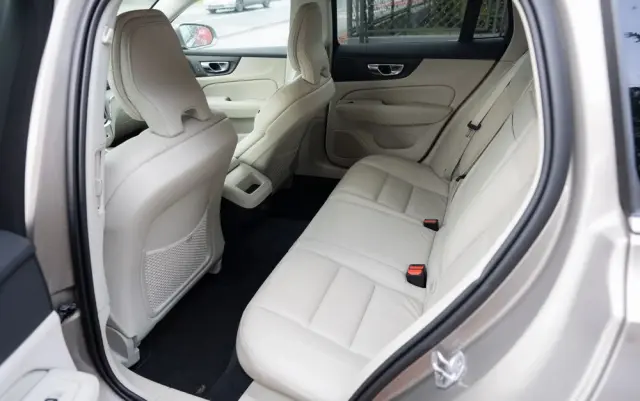 VOLVO V60 B4 B Geartronic Inscription