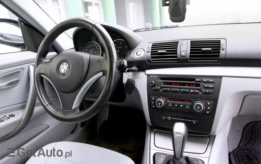 BMW Seria 1 118d Sport Line