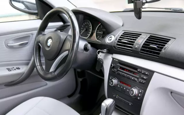 BMW Seria 1 118d Sport Line